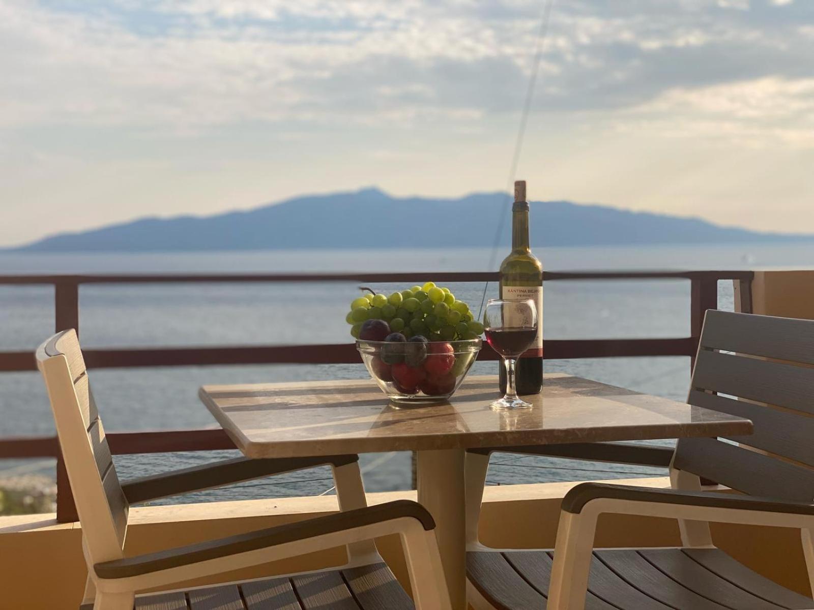 Del Mar Sea View Apartment Saranda Kültér fotó