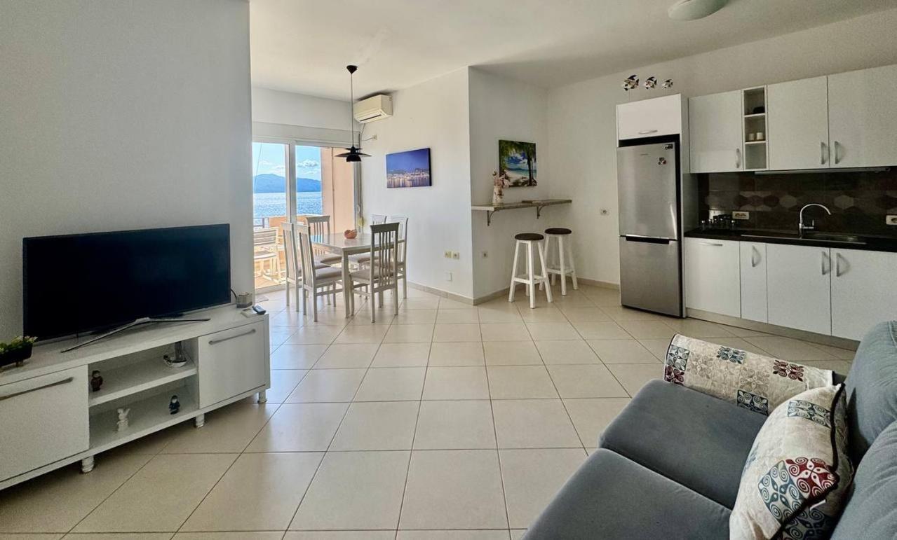 Del Mar Sea View Apartment Saranda Kültér fotó