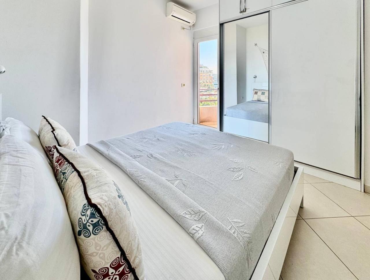 Del Mar Sea View Apartment Saranda Kültér fotó